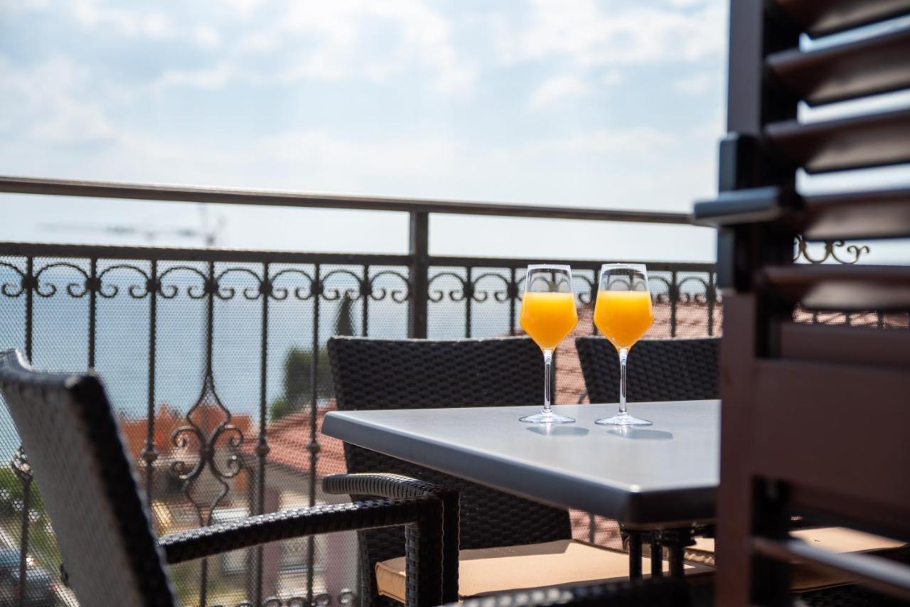 Apartments Amigos Подстрана Экстерьер фото