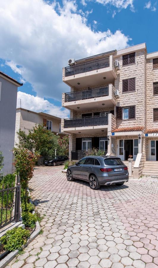 Apartments Amigos Подстрана Экстерьер фото