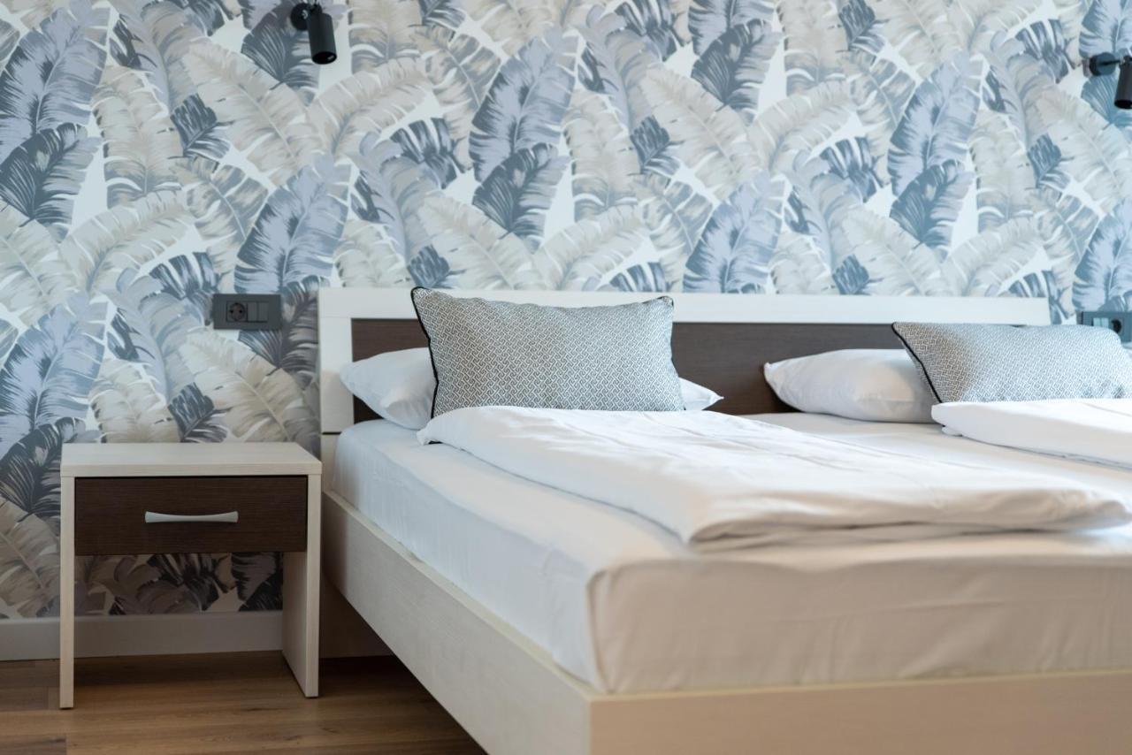 Apartments Amigos Подстрана Экстерьер фото